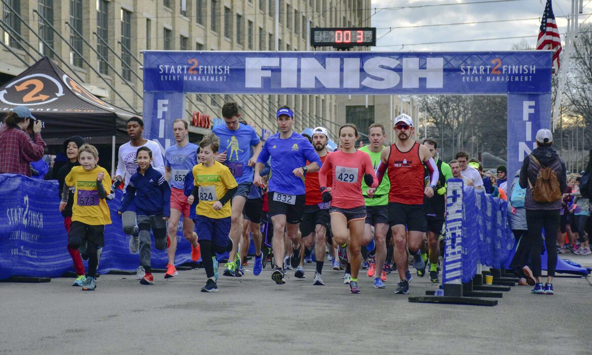 Steppin start.10k. DSC6059